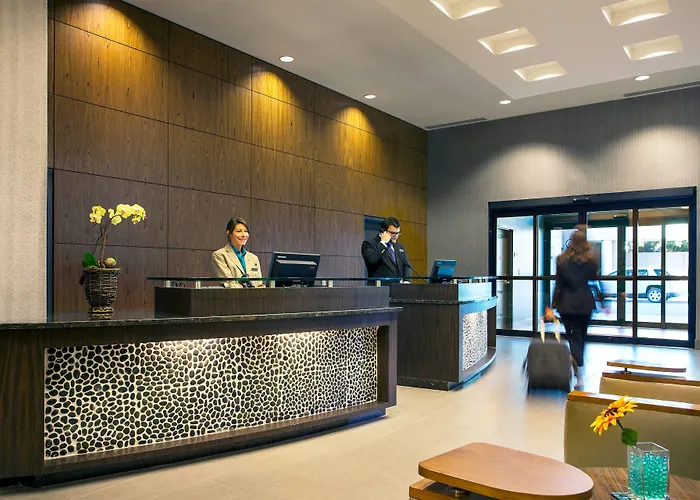 Hotel By Marriott Downtown/university 3*