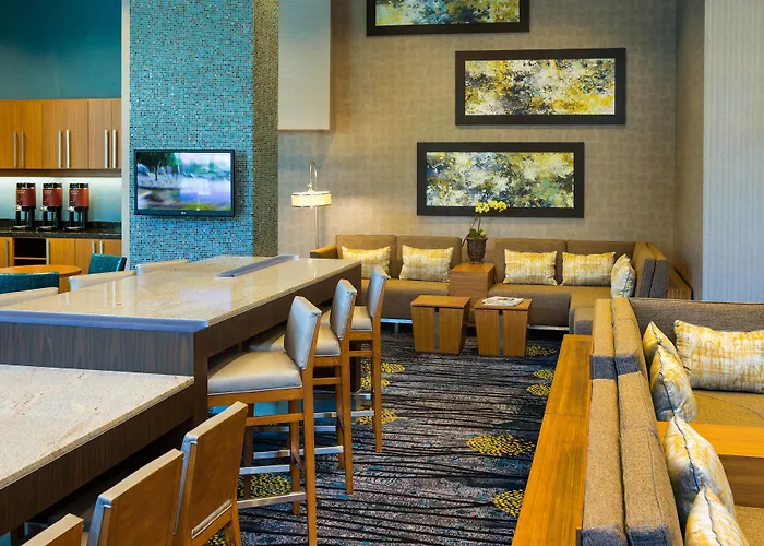 Hotel By Marriott Downtown/university 3*