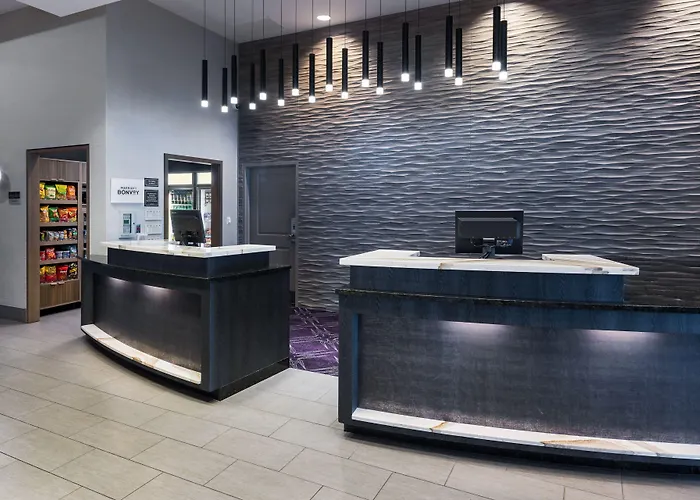 By Marriott Downtown/university Hotel