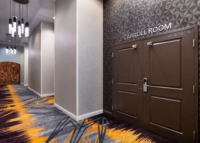 By Marriott Downtown/university Hotel